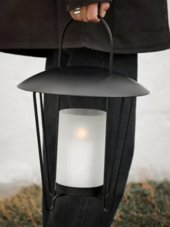 Abri lanterna, Black