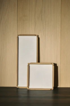 Airy Nupo bricka, Pure white-teak, mini