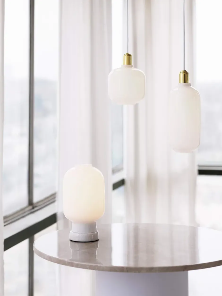 Amp lampa liten, Vit-mässing