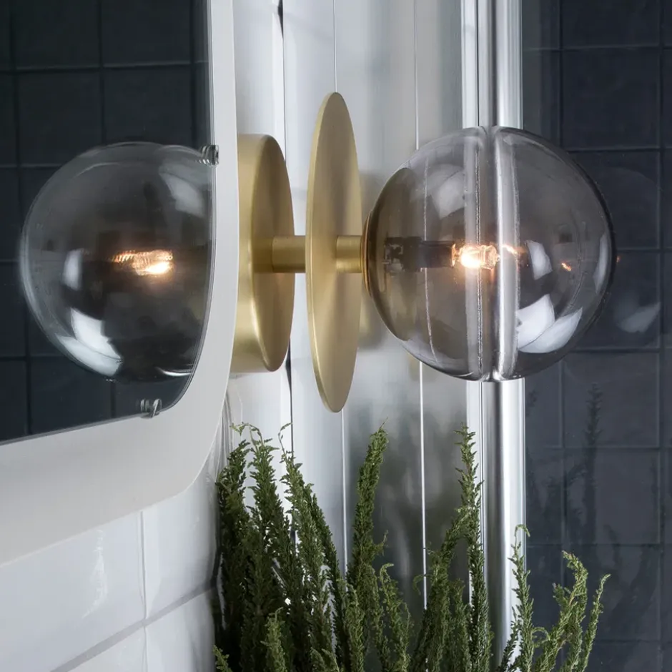 Art Deco 24 vägglampa IP44, rök/borstad mässing
