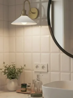 August vägglampa, Opal-mässing