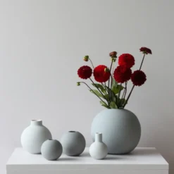 Ball vas grey, 10 cm