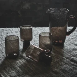 Bari glas, Brun