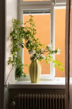 Birgit vas 35 cm, Pale Yellow