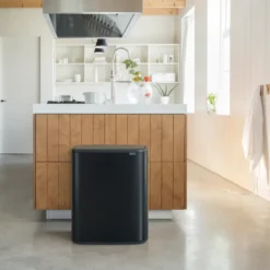 Bo touch bin 60 L, Matt svart
