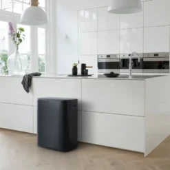 Bo touch bin 60 L, Matt svart