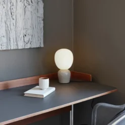 Buddy bordslampa opalglas, Soft greige