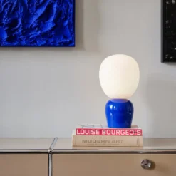 Buddy bordslampa opalglas, Ultramarinblå