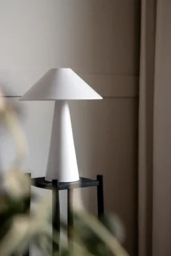 Cannes bordslampa, Vit