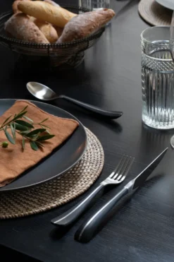 Contour bestickset 24 delar, Svart