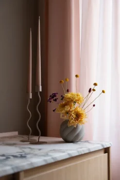 Curved ljusstake 26 cm, Taupe