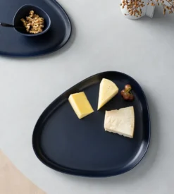 Curve Stoneware serveringsfat 30x35 cm, Navy blue