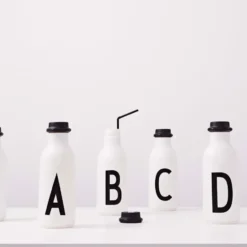 Design Letters drickflaska, I