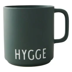 Design Letters favoritkopp med handtag 25 cl, Hygge-dark green