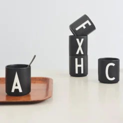 Design Letters kopp svart, P