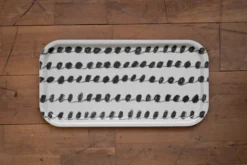 Dot bricka 22x43 cm, Black-white