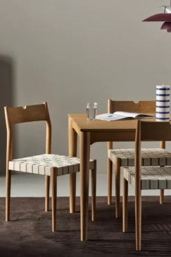 Ekeryd matstol, Webbing-laquered oak