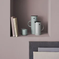 EM77 Stelton termos 1 l, dusty green (grön)
