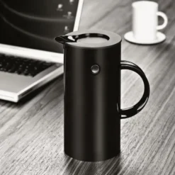 EM77 Stelton termos 0,5 l, svart