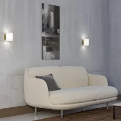 Evoke vägglampa small, Satin brass-opalglas