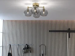 Gloria plafond, Mässing-rökfärgat glas