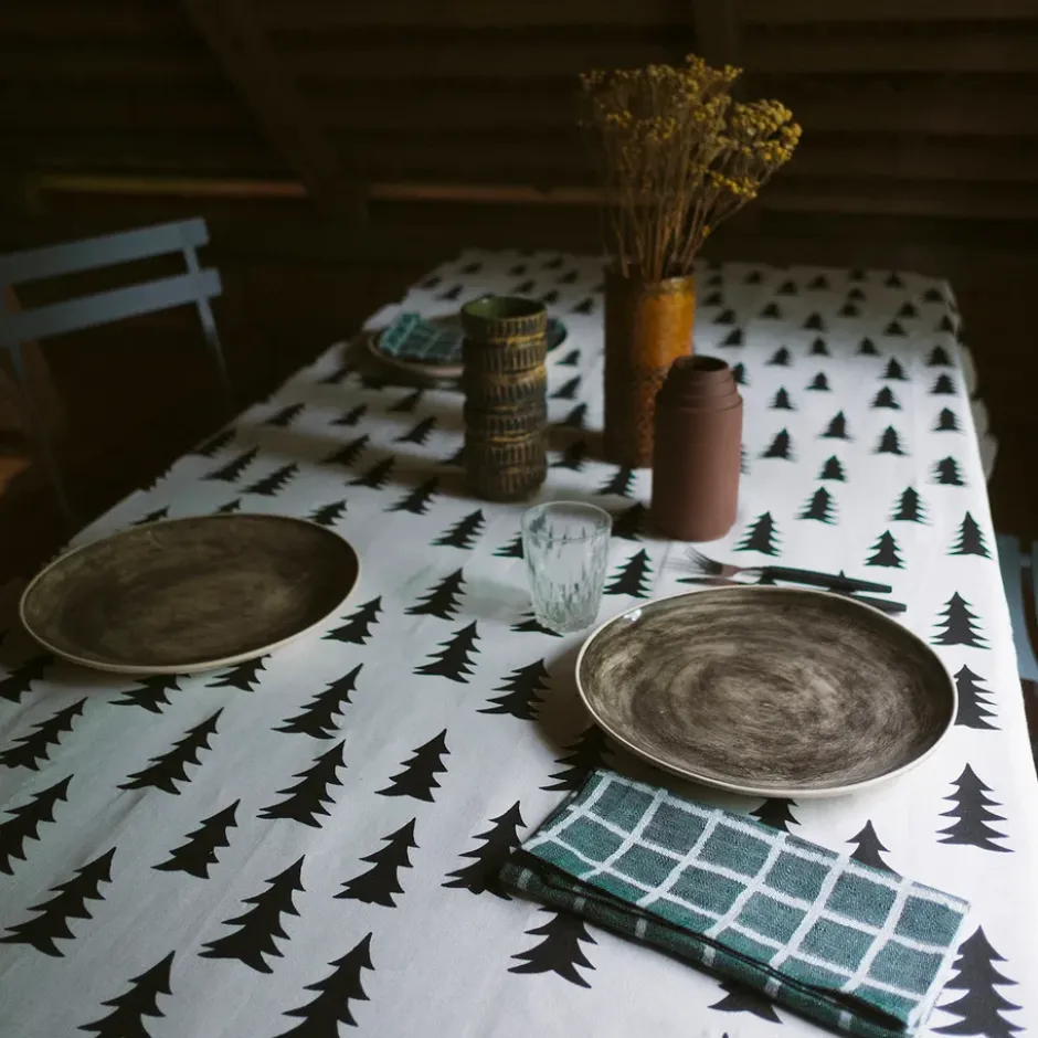 Gran bordsduk 147x250 cm, Svart-vit