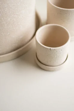Grow kruka Ø10 cm med fat, Creme structure