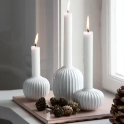Hammershøi ljusstake mellan, vit