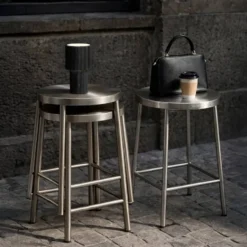 Iluma bordslampa portabel, Jet black