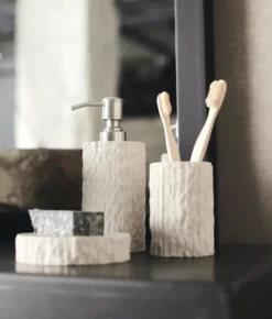 Kama tvålpump, Sand