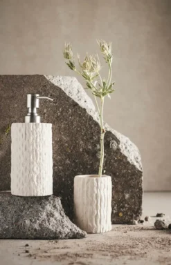 Kama tvålpump, Sand