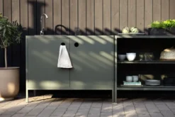Kelia utekök bänk med hyllor, Nordic green, 121x91x64 cm