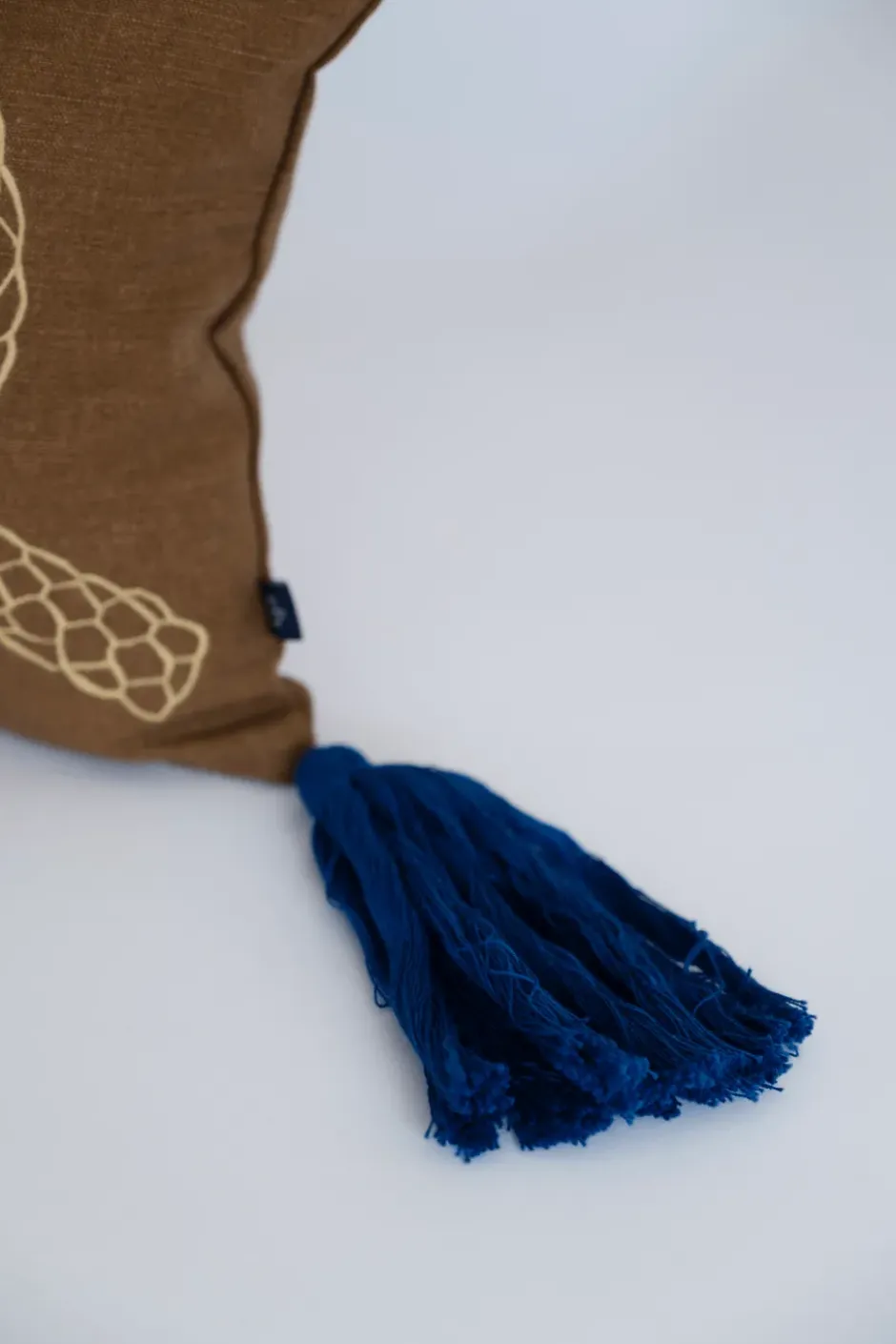 Knop kuddfodral, Brun-guld-blå, 27x40 cm