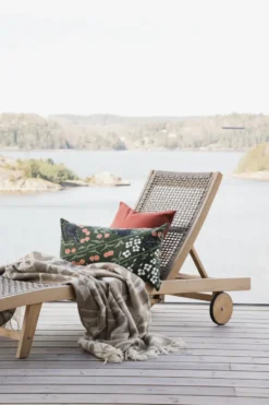 Körsbärsträdgården pläd 130x170 cm, Brun-offwhite