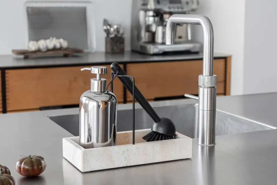 Lotus tvålpump hög, Chrome