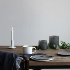 Lyric ljuslykta M, Mörkgrå