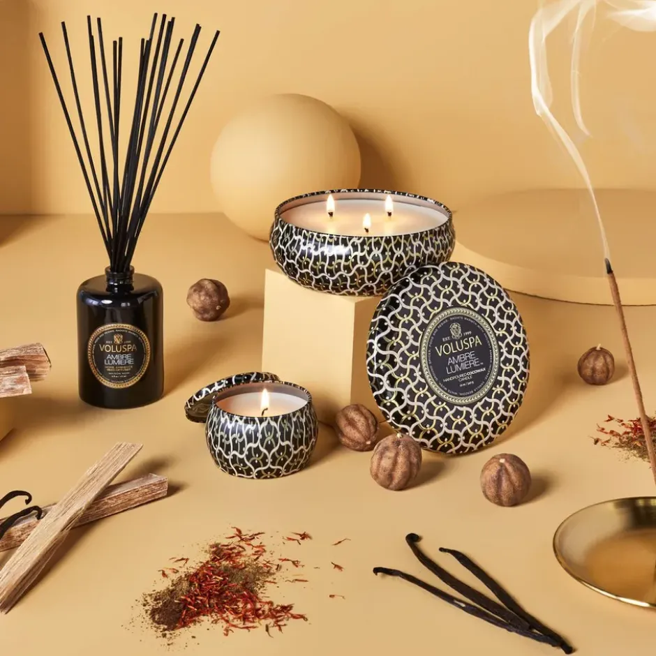 Maison Noir Mini Tin doftljus 25 timmar, Ambre Lumiere