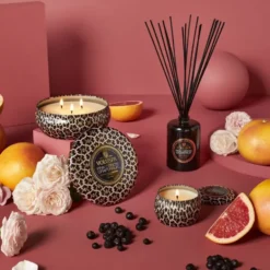 Maison Noir Mini Tin doftljus 25 timmar, Pink Citron Grapefruit