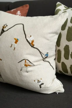 Mountain climbers kuddfodral 48x48 cm, Natur