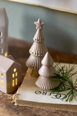 Mythel tree dekorationsdetalj, Beige, Ø6,5xH9,8 cm