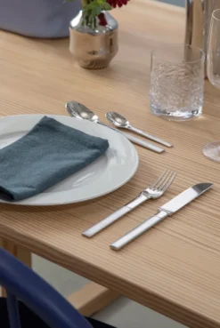 Nobel kaffesked, Rostfritt stål