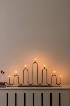 Noel 7 adventsljusstake, Borstad mässing
