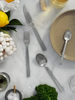Nordic Bistro bestickset 16 delar, Mat satin