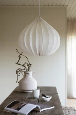 Onion pendel, White