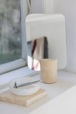 Opal tvålfat, Linen
