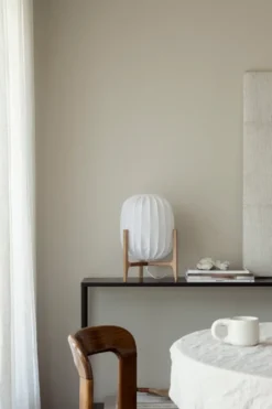 Prisma bordslampa, Oak-white