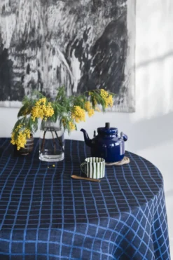 Rutig jacquardvävd bordsduk 147x147 cm, Blue-black