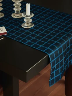 Rutig jacquardvävd bordslöpare 45x150 cm, Blue-black