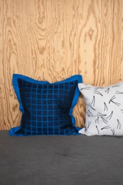 Rutig kuddfodal 47x47 cm, Blue-black