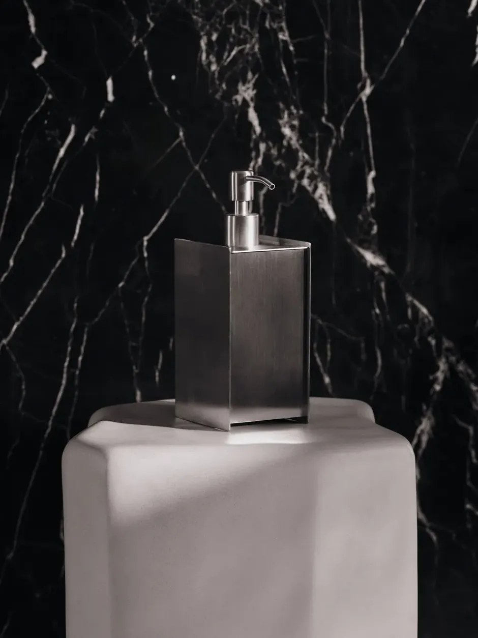 Sama tvålpump, Brushed stainless steel